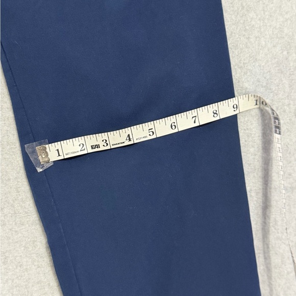 Navy and pink scrubs - Picture 6 of 10